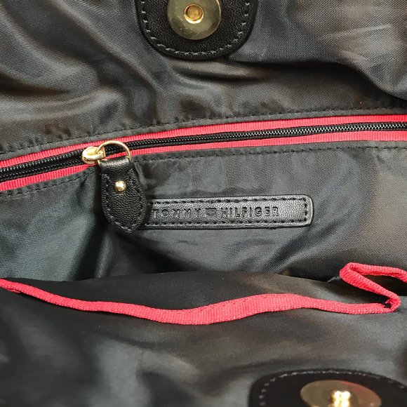 Tommy Hilfiger Quilted nylon Tote bag with pouch - Picture 6 of 12